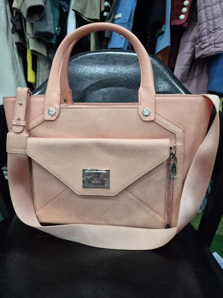 VERA WANG | 베라왕 Vera Wang Croissant Bag on Bunjang Global